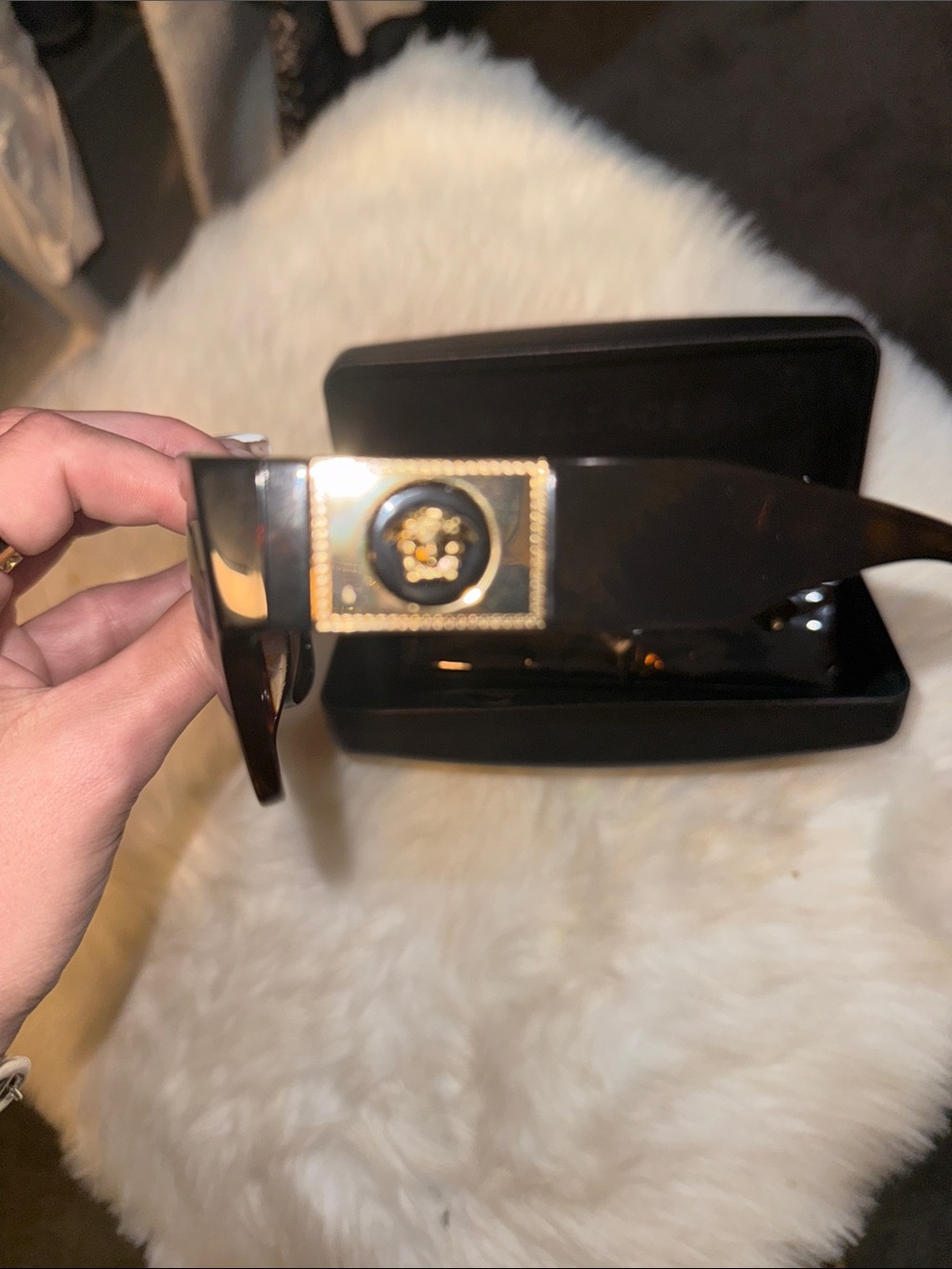 New Versace Black and Gold Medusa sunglasses with Case - Picture 5 of 6